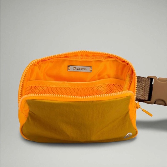 OG Lululemon Everywhere Belt Bag in Gold Spice / Clementine - Picture 5 of 13